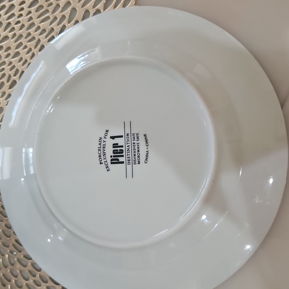 Decorative Plates Collectable By PIER 1 IMPORTS set 2 Inc. Porcelain. - Picture 4 of 8